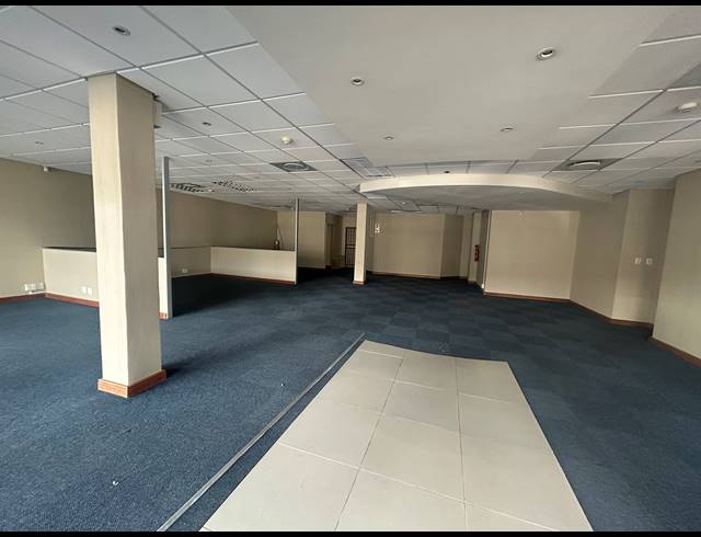 182M² BUILDING TO LET IN TYGER VALLEY